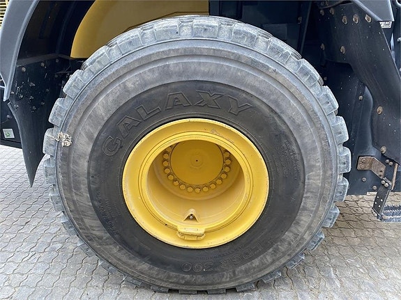 Komatsu WA480-8EO 7 of 12
