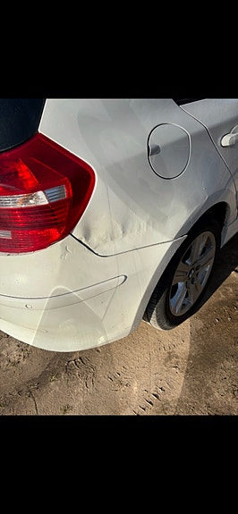 BMW 118d 4 of 5
