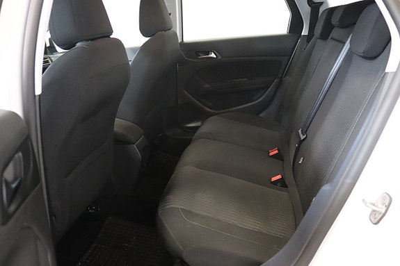 Peugeot 308 SW 7 of 15