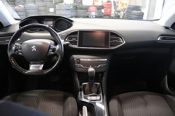 Peugeot 308 SW 8 of 15