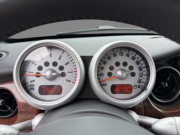 MINI Cooper S 17 of 24