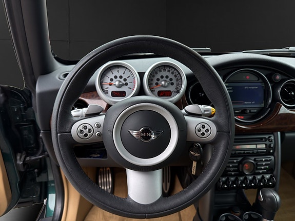 MINI Cooper S 15 of 24