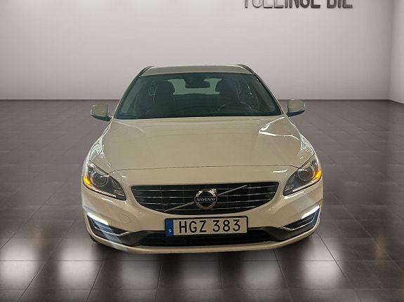 Volvo V60 8 of 22