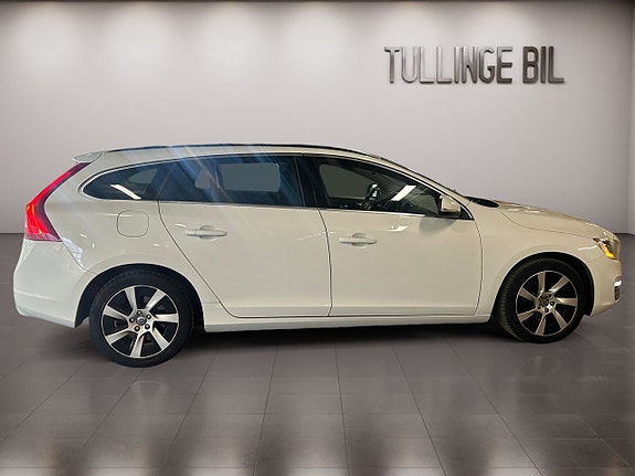 Volvo V60 6 of 22