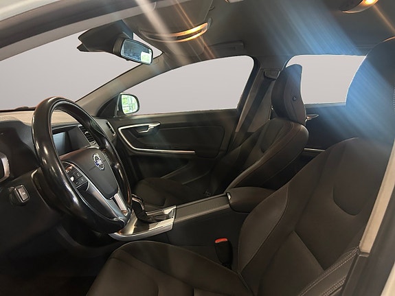 Volvo V60 10 of 22
