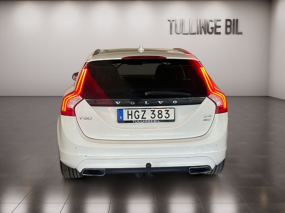 Volvo V60 4 of 22