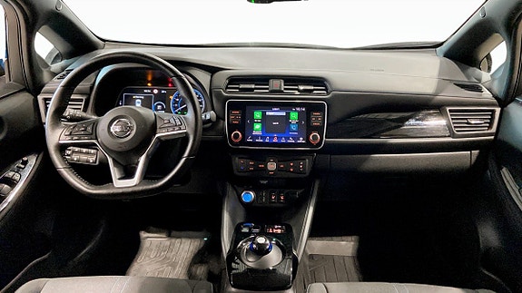 Nissan Leaf 4 of 5