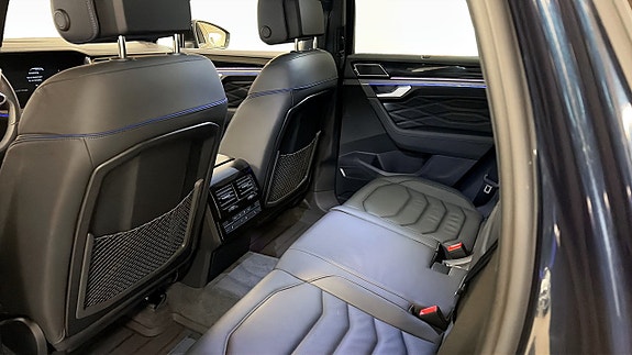 Volkswagen Touareg 13 of 16