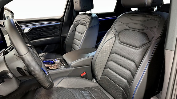 Volkswagen Touareg 9 of 16
