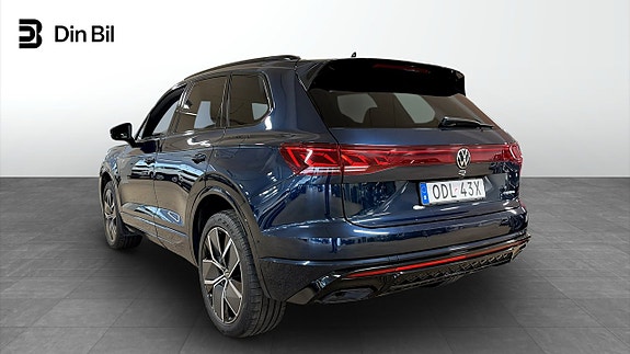 Volkswagen Touareg 4 of 16