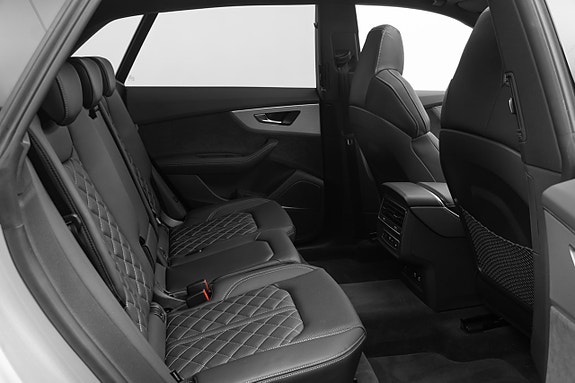Audi Q8 24 of 30
