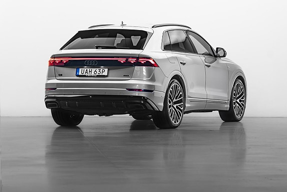 Audi Q8 2 of 30