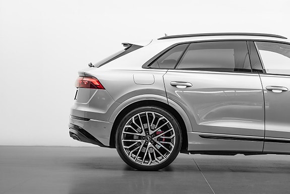 Audi Q8 6 of 30