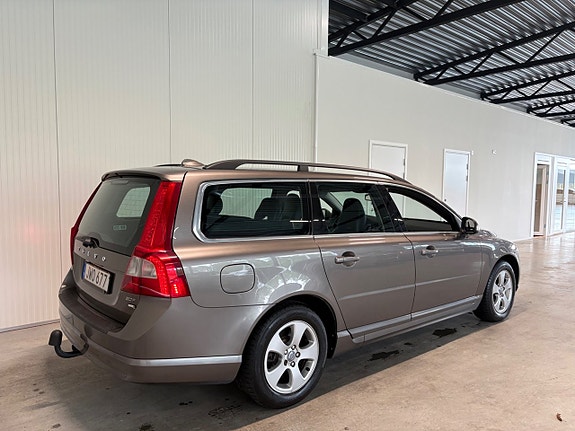 Volvo V70 3 of 20