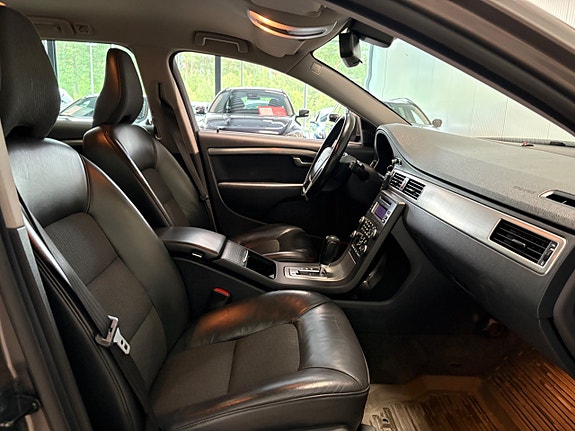 Volvo V70 12 of 20