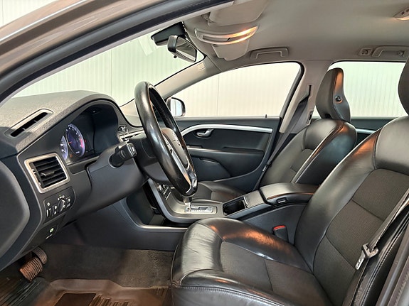 Volvo V70 8 of 20