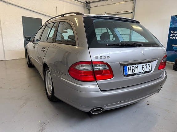 Mercedes-Benz E280 3 of 13