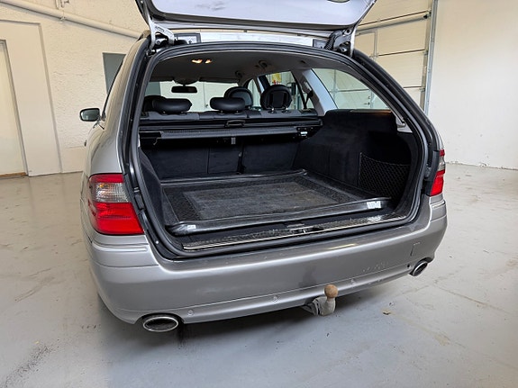 Mercedes-Benz E280 5 of 13