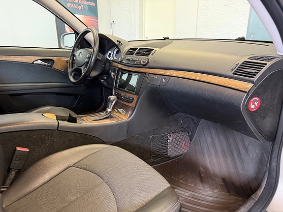 Mercedes-Benz E280 6 of 13