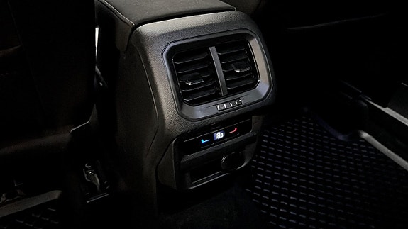 Volkswagen Tiguan Allspace 17 of 23