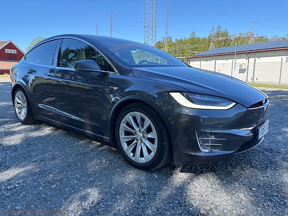 Tesla Model X 3 of 29