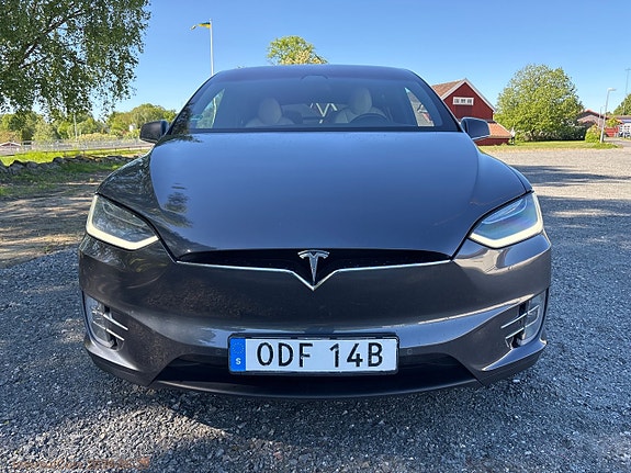 Tesla Model X 2 of 29