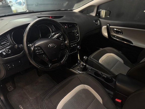 Kia Ceed 7 of 25