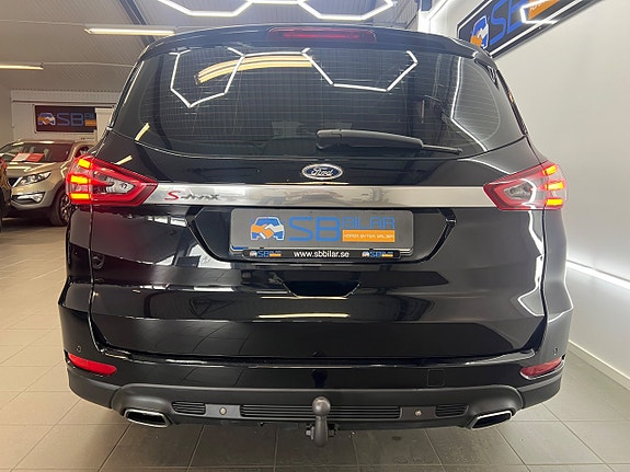 Ford S-MAX 4 of 5