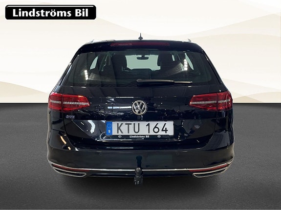 Volkswagen Passat 8 of 19