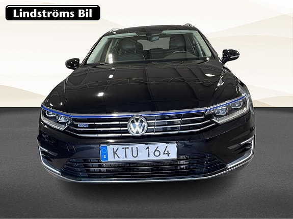 Volkswagen Passat 9 of 19