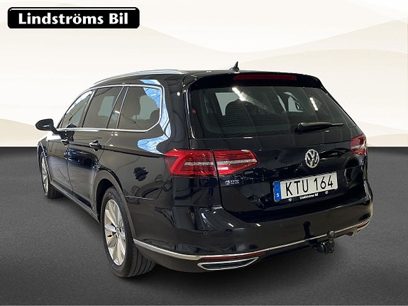 Volkswagen Passat 4 of 19