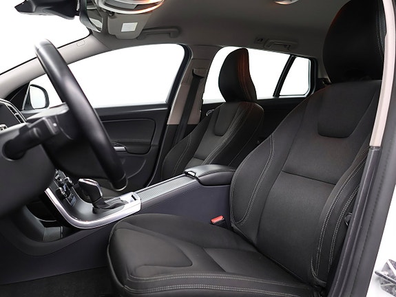Volvo V60 12 of 27