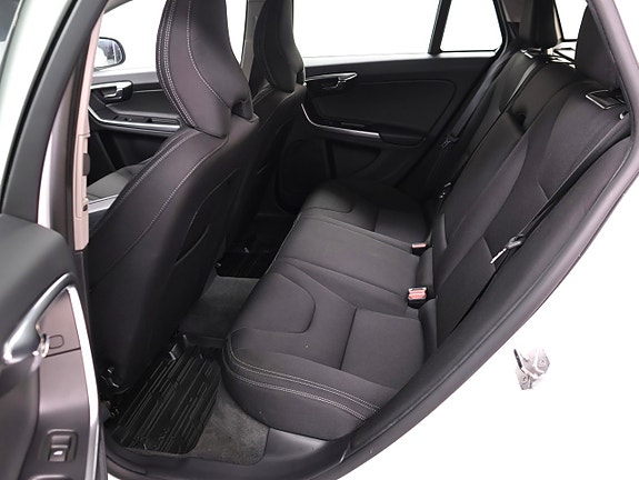 Volvo V60 18 of 27