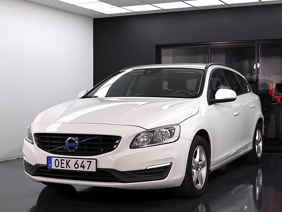 Volvo V60 2 of 5