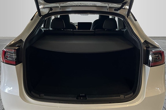 Tesla Model Y 19 of 19