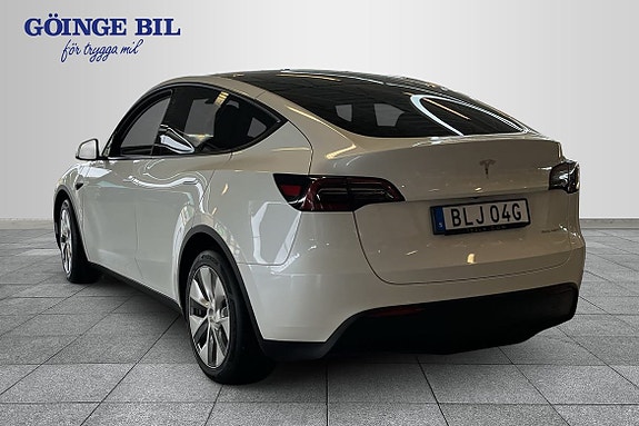 Tesla Model Y 3 of 5