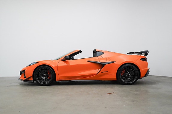 Chevrolet Corvette 2 of 5