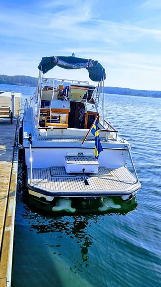 CORONET 32 OCEANFARER – Klassiker med vattenjetdrift 2 of 5