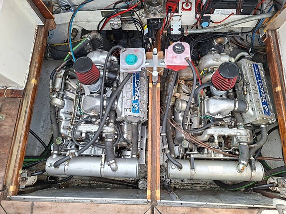 CORONET 32 OCEANFARER – Klassiker med vattenjetdrift 8 of 8