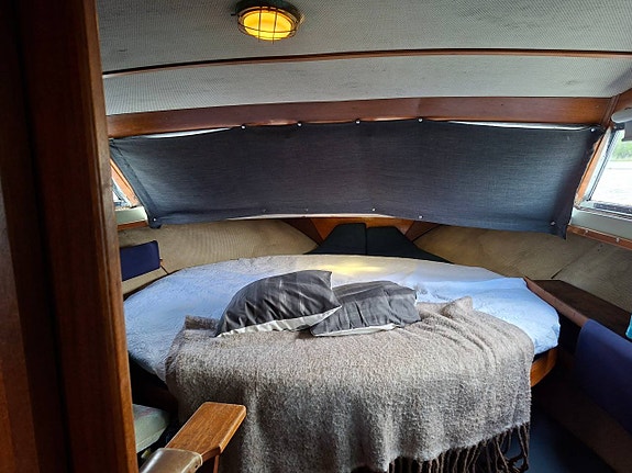 CORONET 32 OCEANFARER – Klassiker med vattenjetdrift 7 of 8
