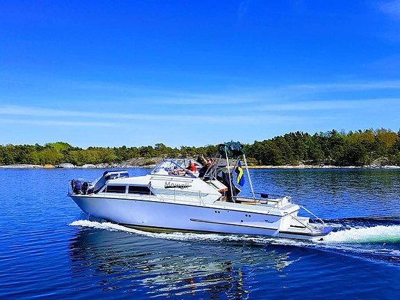 CORONET 32 OCEANFARER – Klassiker med vattenjetdrift 3 of 5