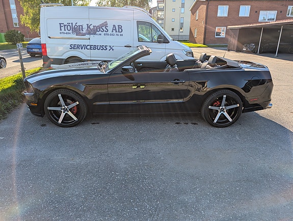 Ford Mustang 3 of 3