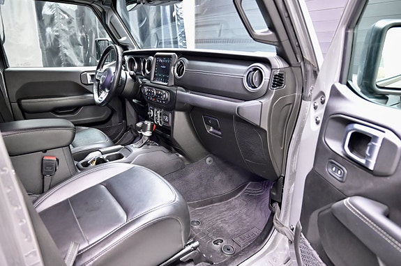 Jeep Gladiator 12 of 25