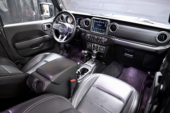 Jeep Gladiator 13 of 25