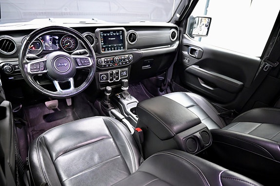 Jeep Gladiator 14 of 25
