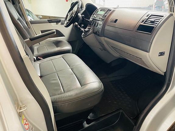 Volkswagen Transporter 10 of 15