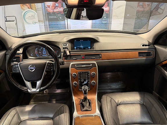 Volvo V70 10 of 30