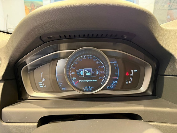 Volvo V70 12 of 30