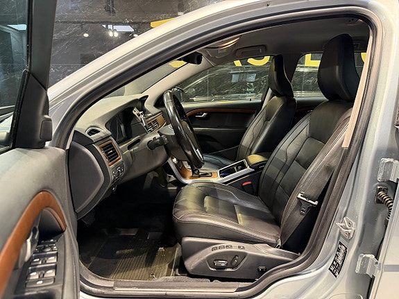 Volvo V70 16 of 30
