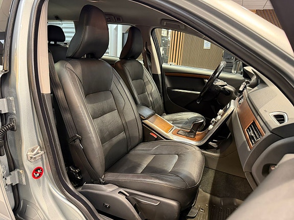 Volvo V70 21 of 30